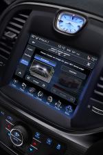 Chrysler 300C SRT8 2012 года